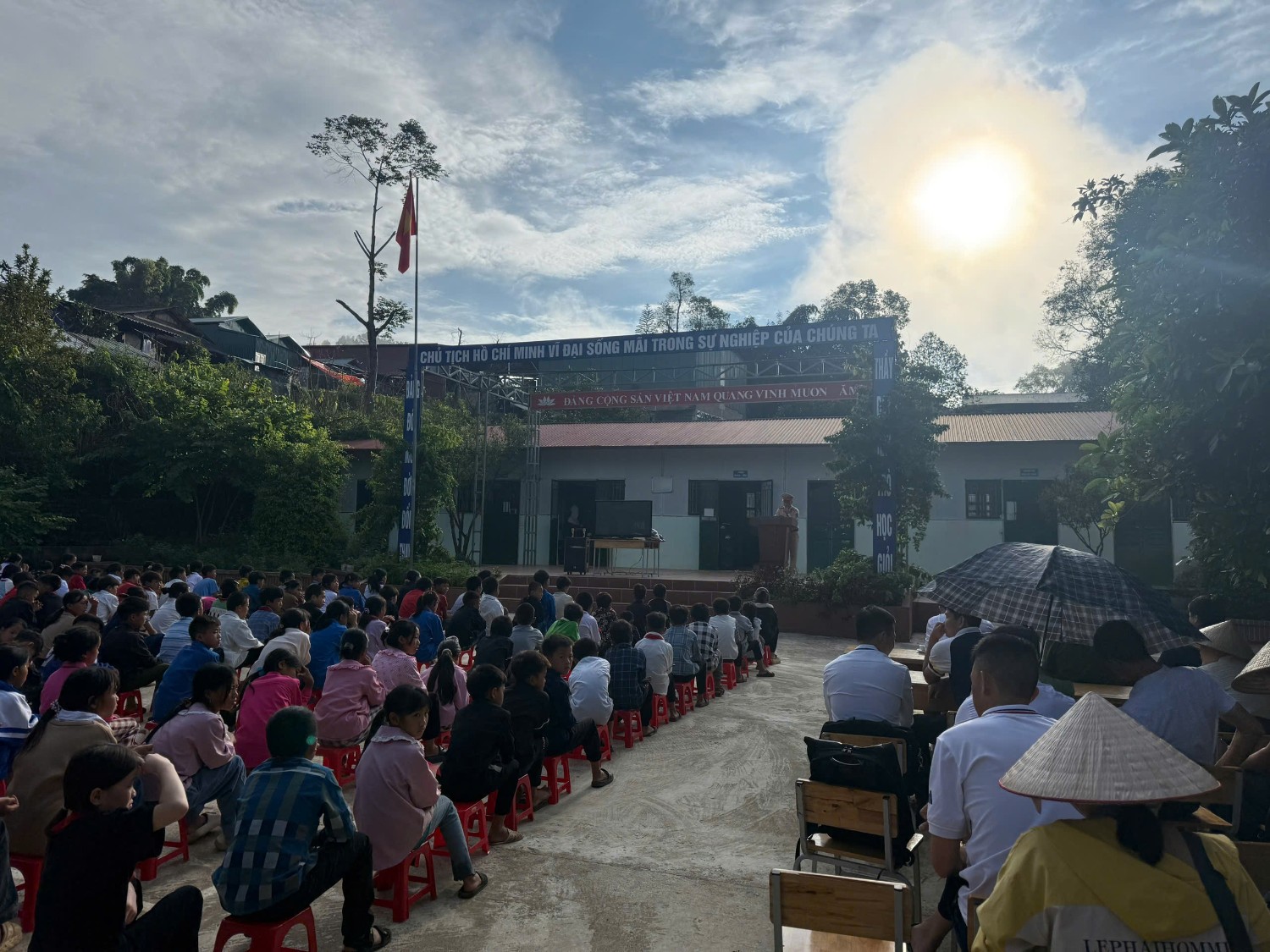 TUYÊN TRUYỀN VỀ AN TOÀN GIAO THÔNG