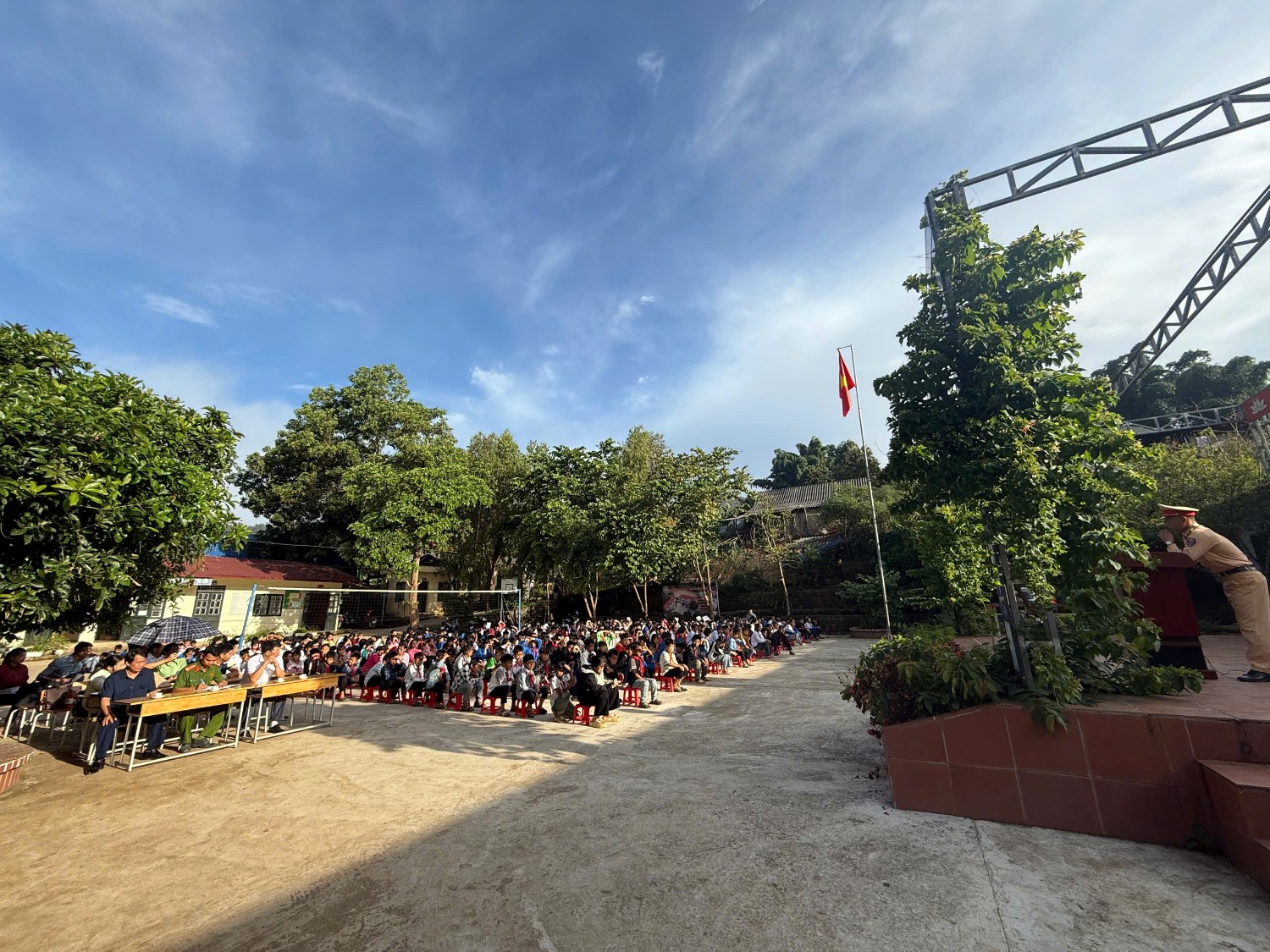 TUYÊN TRUYỀN VỀ AN TOÀN GIAO THÔNG