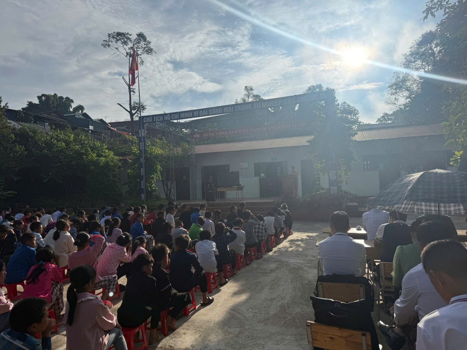 TUYÊN TRUYỀN VỀ AN TOÀN GIAO THÔNG