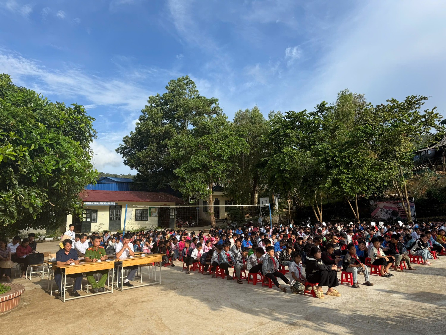 TUYÊN TRUYỀN VỀ AN TOÀN GIAO THÔNG