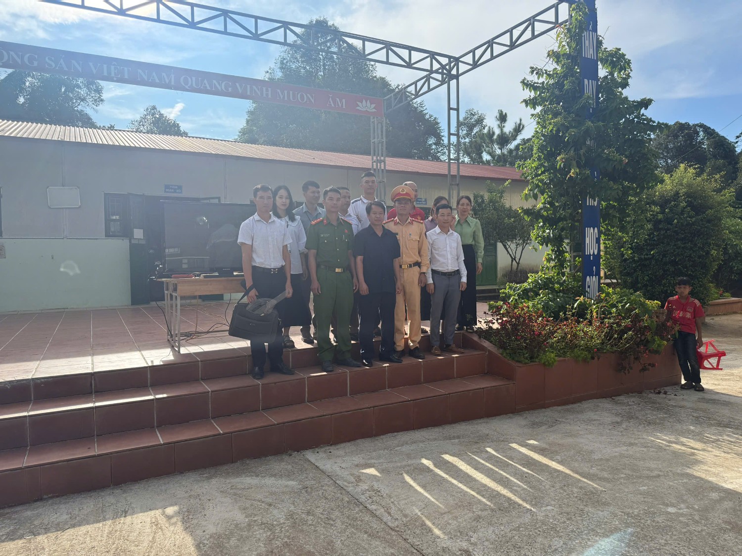 TUYÊN TRUYỀN VỀ AN TOÀN GIAO THÔNG